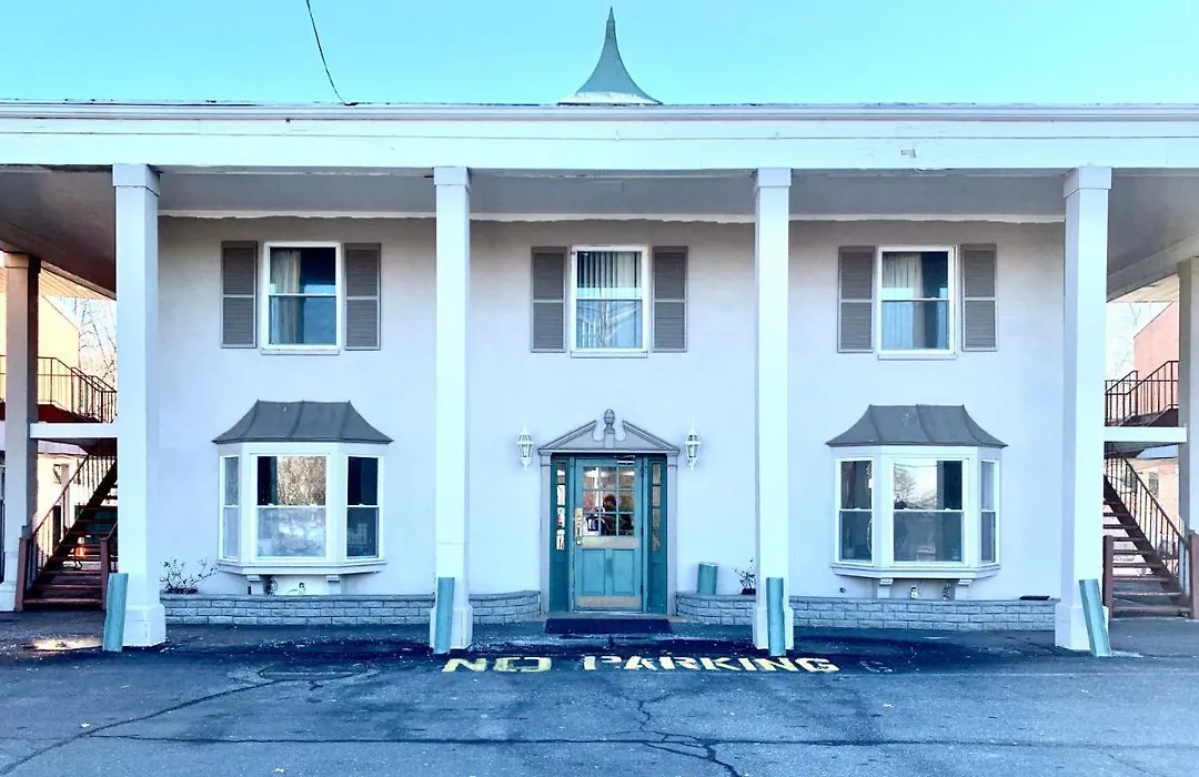 Tappan Zee Hotel-1