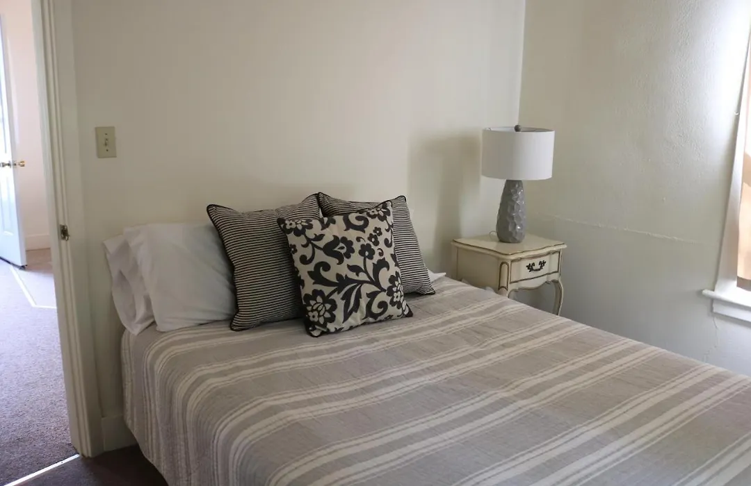 West Winds Motel & Cottages-1