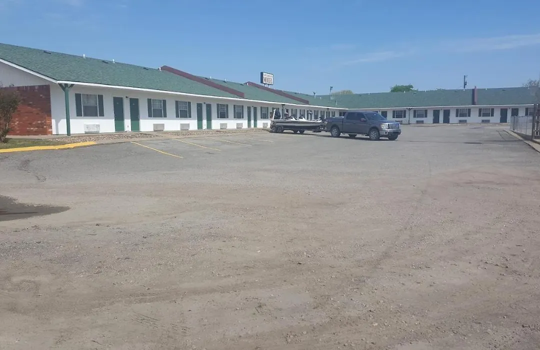 Lake Eufaula Inn & Suites-1
