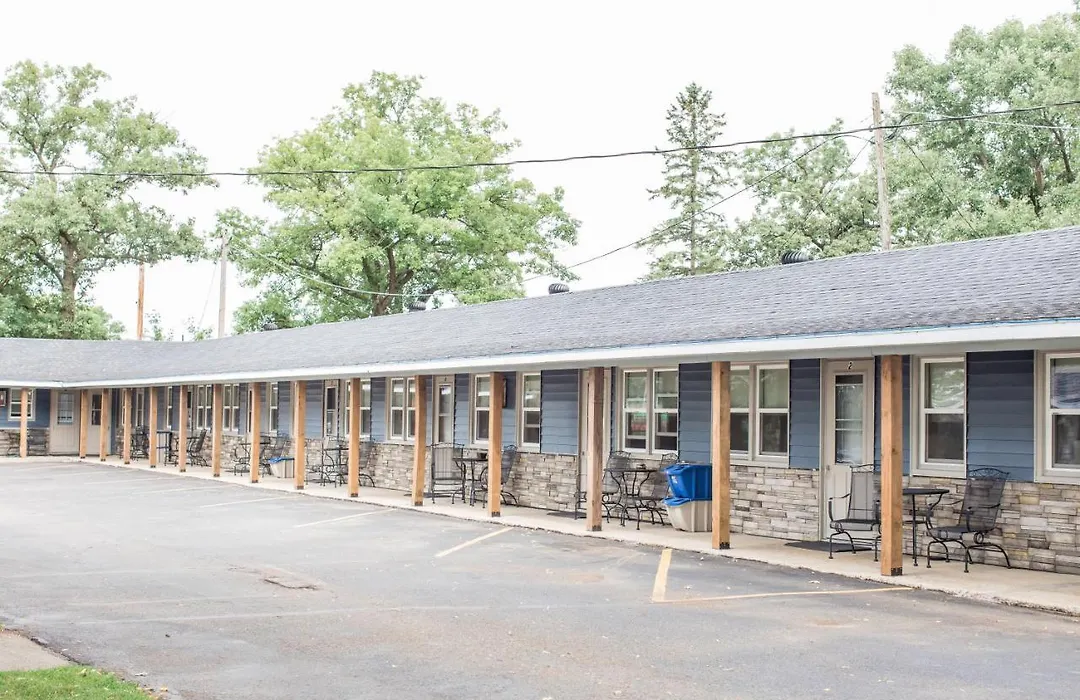Lakes Inn-1