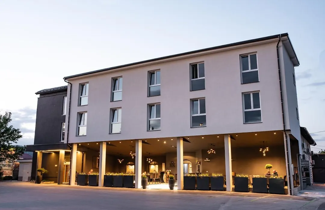 Hotel Leonardo-1