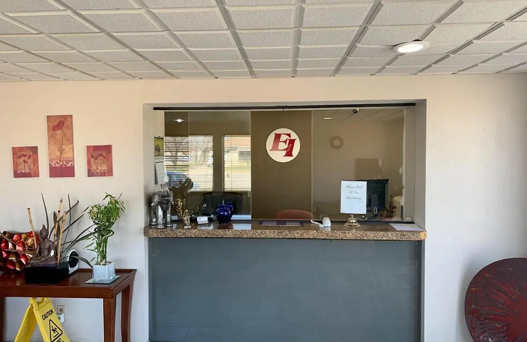 Econo Inn-1