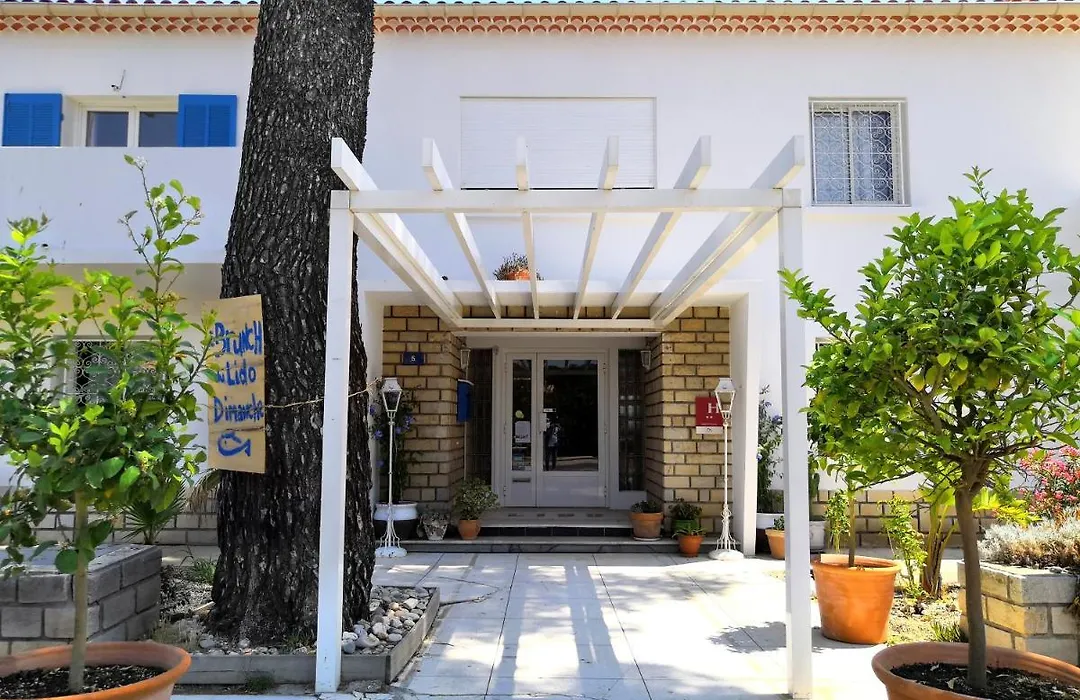 Hôtel Lido Beach-1