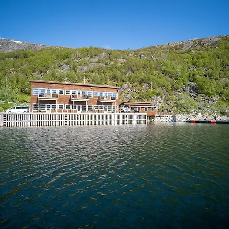 Ersfjordbotn Brygge-2