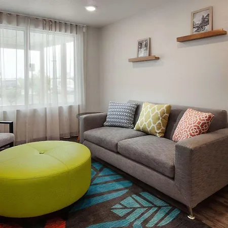 Woodspring Suites Quantico-3