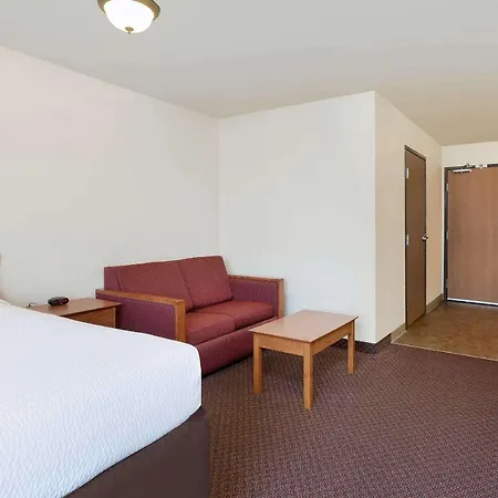 Woodspring Suites Tyler Rose Garden-3
