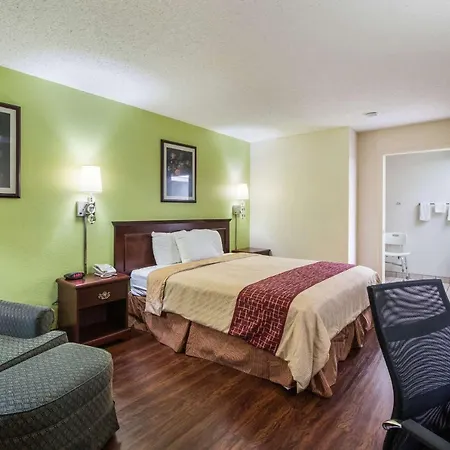 Rodeway Inn Bolivar-3