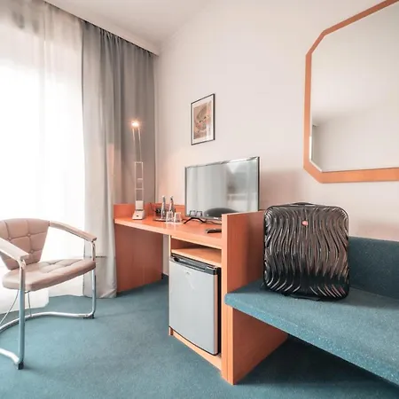 Airport Lounge Hotel Düsseldorf-3