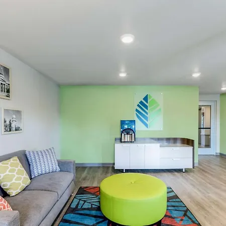 Woodspring Suites Chicago Addison-2