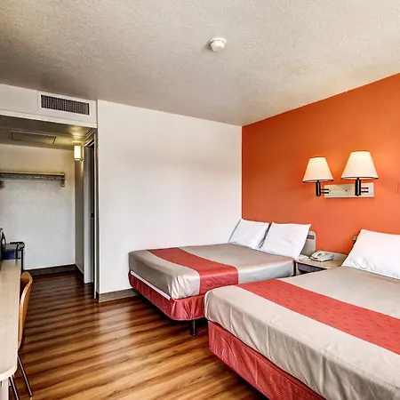 Motel 6 Wells-3