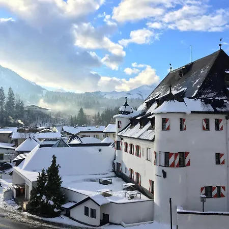 Family Hotel Schloss Rosenegg-2