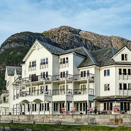Voringfoss Hotel-2