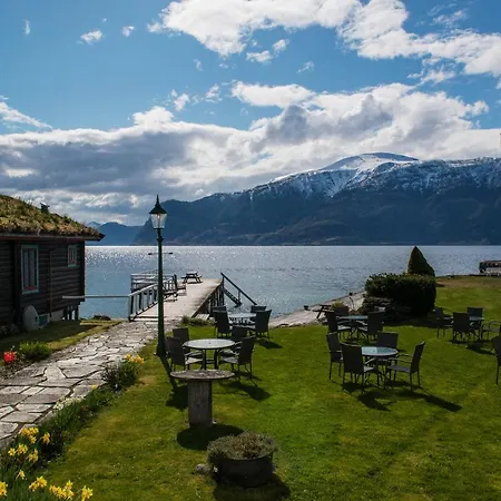 Leikanger Fjordhotel - Unike Hoteller-2