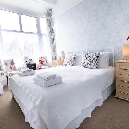 Cromer Guest House-3