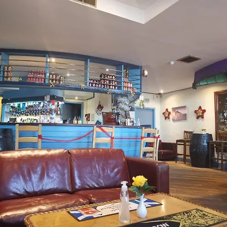 Marine Hotel-2