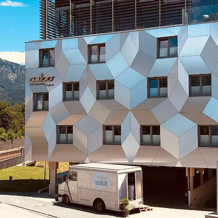 Cubo Sport & Art Hotel-3