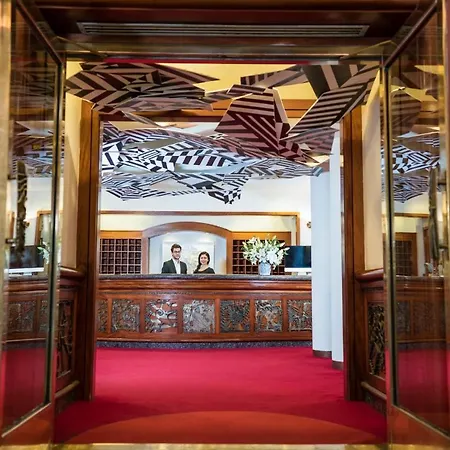 Roger Smith Hotel-2