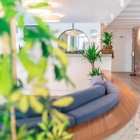 Hotel Pigalle-2