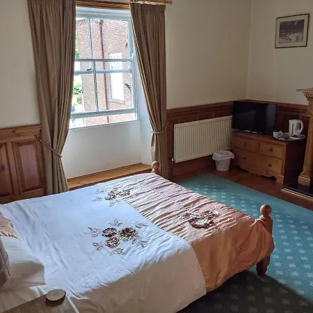 The Londesborough Arms Bar With En-Suite Rooms-2