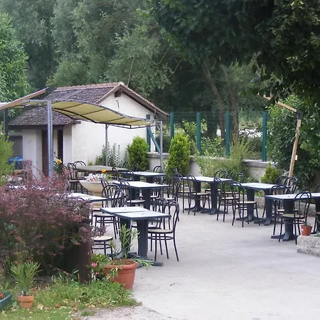 Les Lilas Des Deux Ponts-2