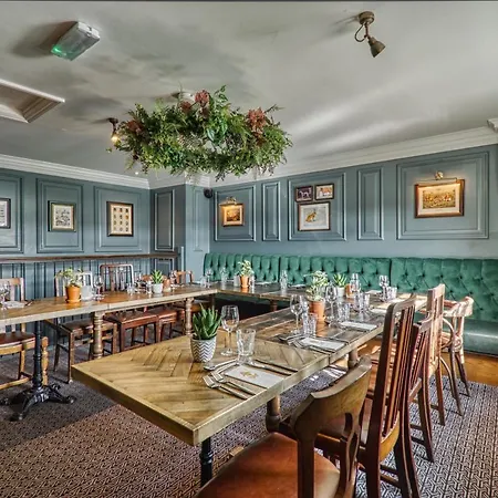 The Wellington Arms - Basingstoke-Reading-3