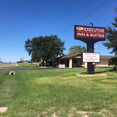 Hebbronville Executive Inn-3