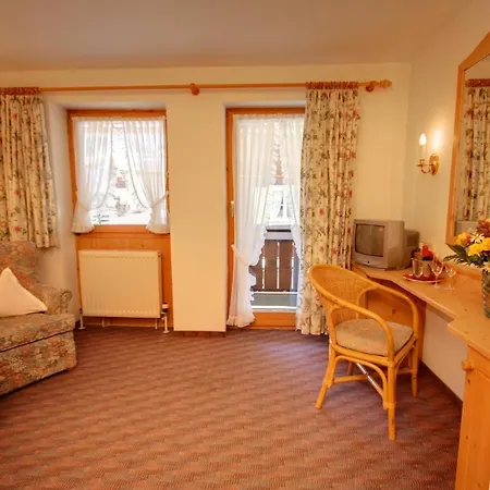 Hotel Adler Garni-2