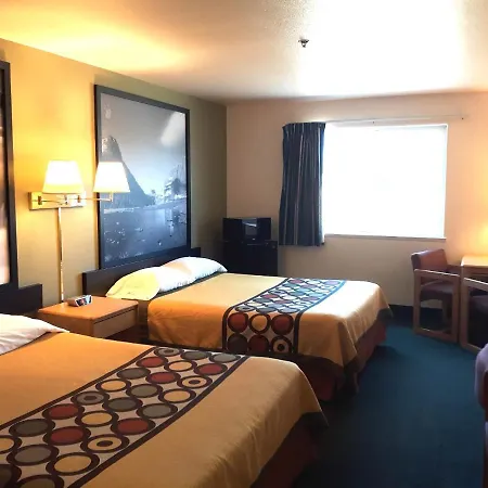 Super 8 By Wyndham Hamilton-3