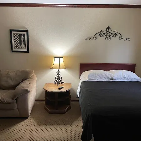 Highland Court Motel-2
