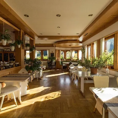 Berghotel und Restaurant Kräuter Chalet-3