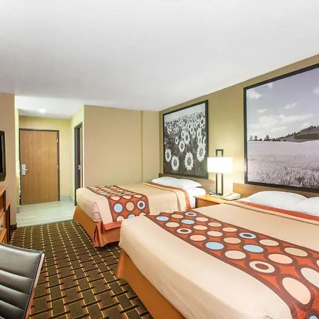 Super 8 By Wyndham Ottawa-3