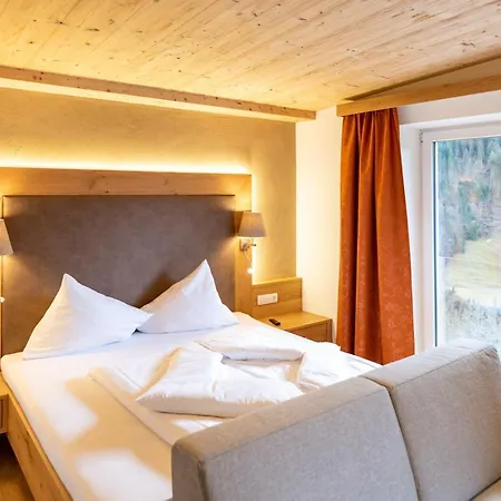 Hotel Tiroler Herz-2