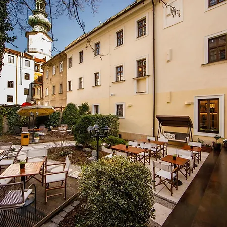 Beigli Hotel & Garden-3