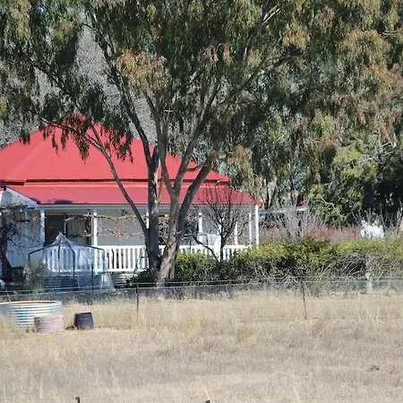 Glenlyon Dam Holiday Cottage & Farmstay-2