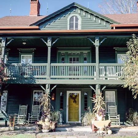 Fox & Bear Lodge-3