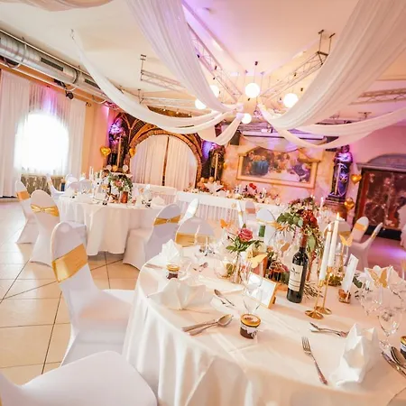 Burg Rooms-2
