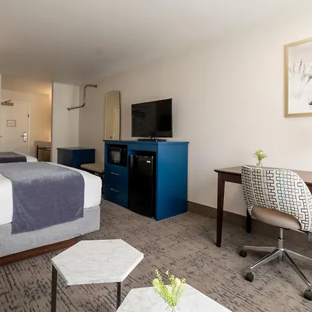 Oxford Suites Portland - Jantzen Beach-2