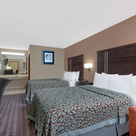 Days Inn By Wyndham Maumee/Toledo-3