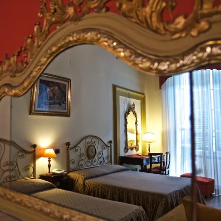 Hotel La Luna-3