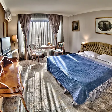 Meg-Lozenetz Hotel-2