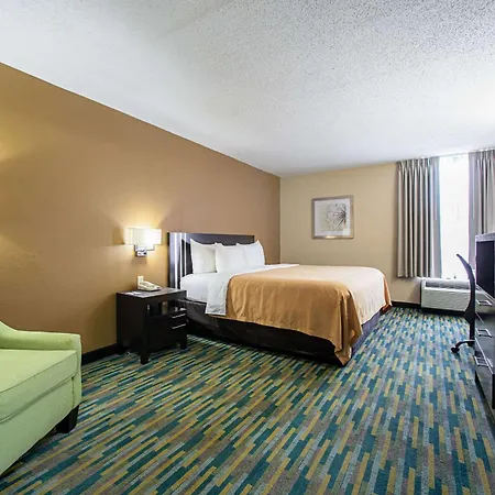 Quality Inn Near Six Flags St. Louis-3