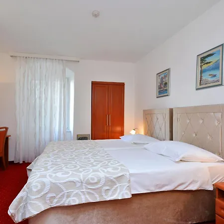 Hotel Adriana-3