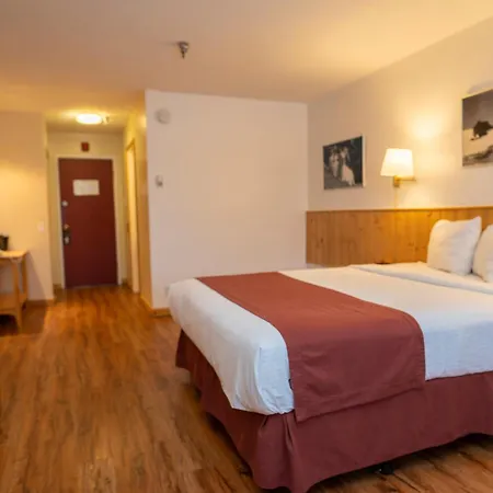 Canadas Best Value Inn- Riverview Hotel-2
