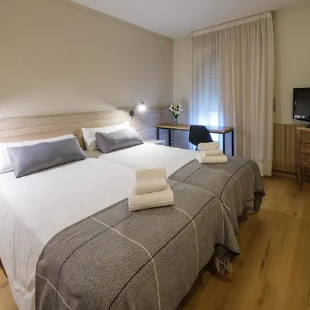 Hotel Torres Manlleu-3