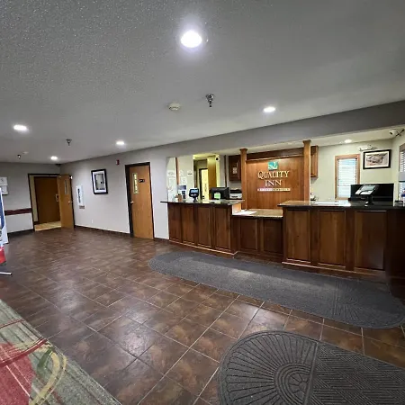 Quality Inn Mitchell I-90-2