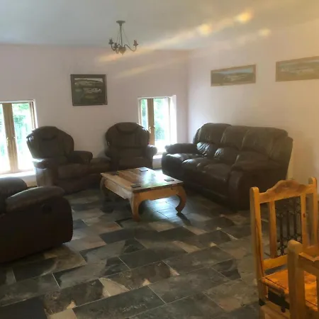 The Falcon Inn Retreat-2