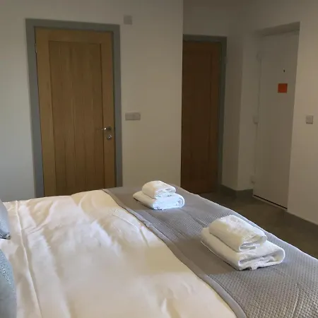 Hunters Lodge-2