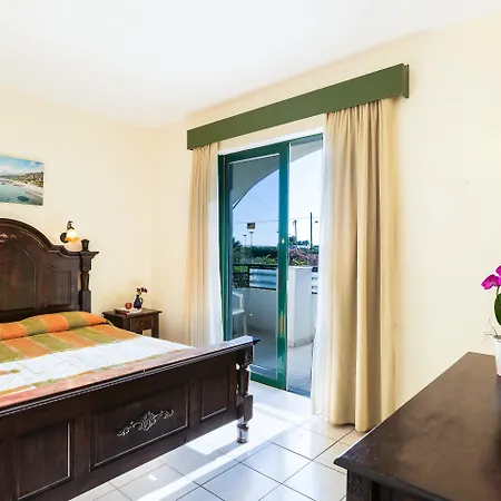 Trefon Hotel Apartments And Family Suites-3