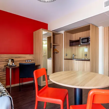 Aparthotel Adagio Lyon Patio Confluence-3