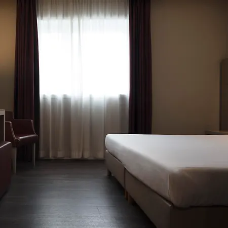 Smart Hotel Holiday-2